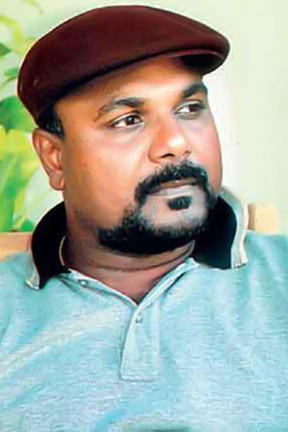 Giriraj Kaushalya as Driver in Smarana Samapthi