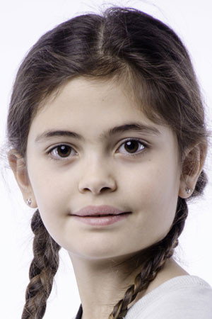 Miranda Ardovino as Caterina Cordaro in Amore pensaci tu