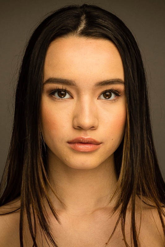 Rachel Boyd as Isla in He's Not Worth Dying For