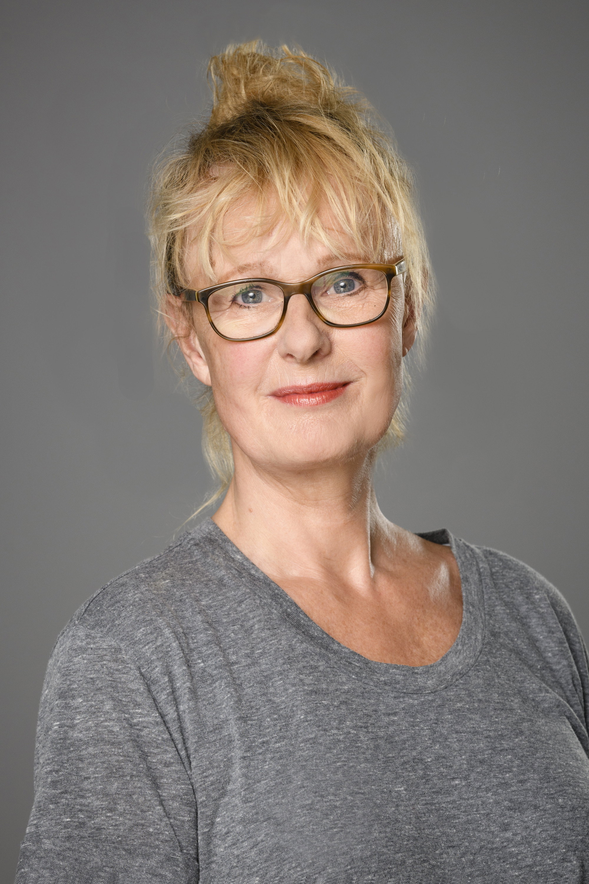 Caroline Brouwer as Self - Coach in De Eindmusical