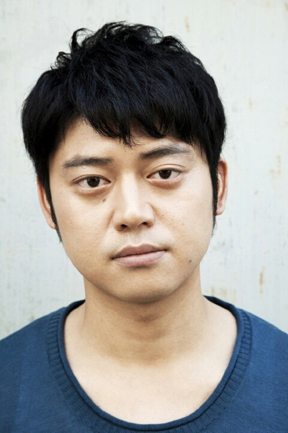 川連廣明 as Bartender in Villain