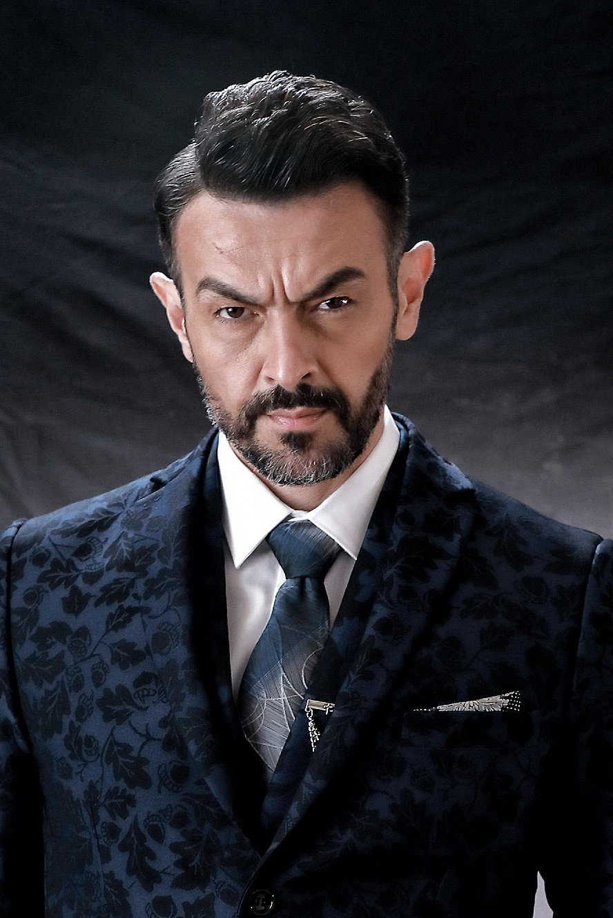 Philippe Joly as General in Battle of Defense 2