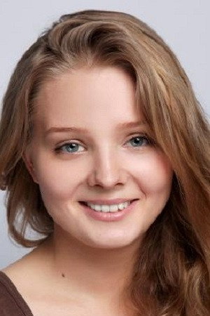 Евдокия Лаврухина as Даша in Heavyweight