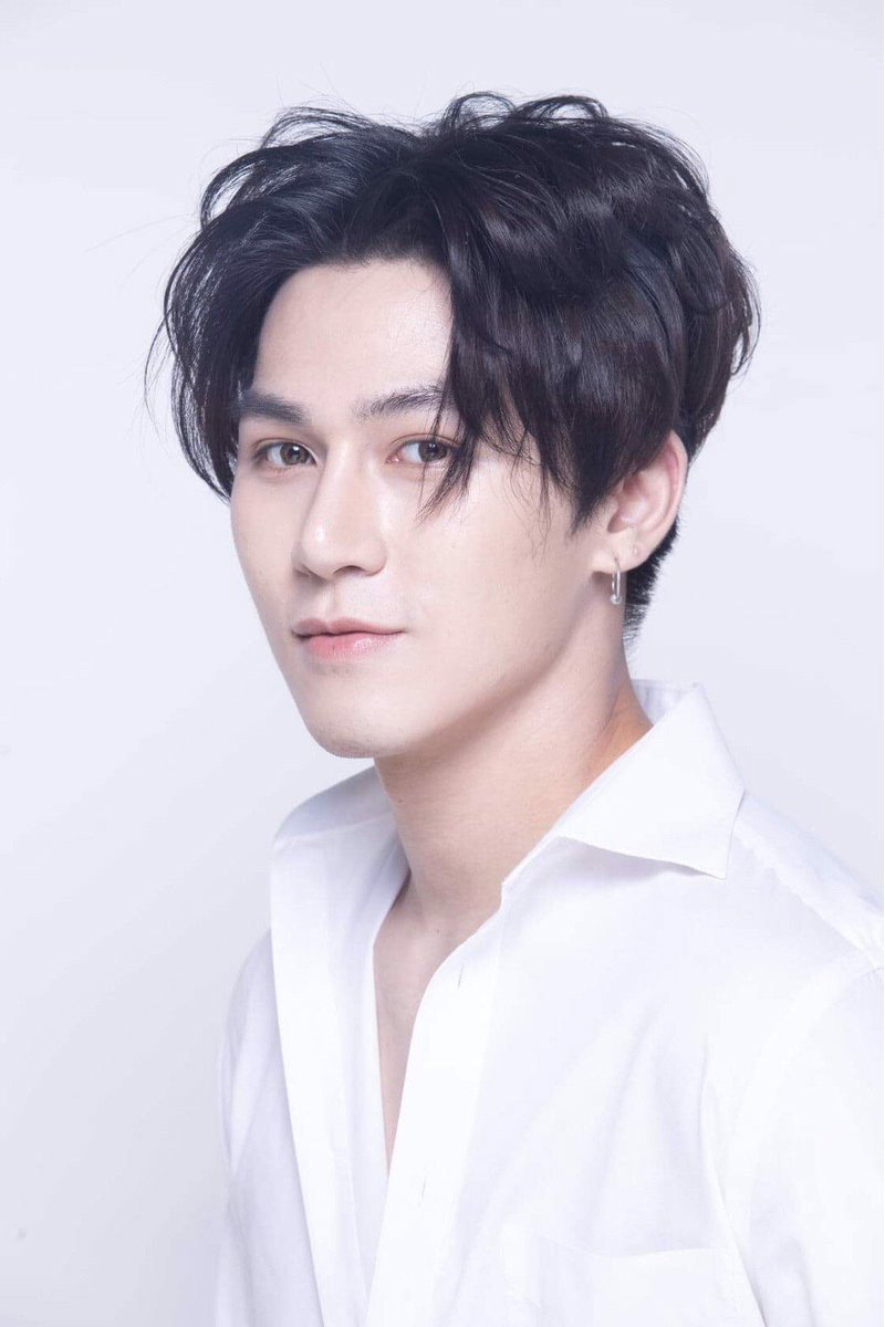 ณัฏฐ์ธรรศ คุณากรเกียรติ as Teacher Chai in The Best Twins