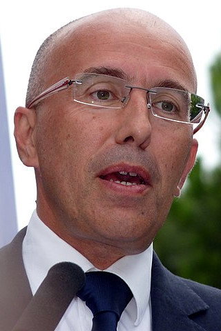 Éric Ciotti as Self in Macron, Pécresse : Coulisses d'une campagne