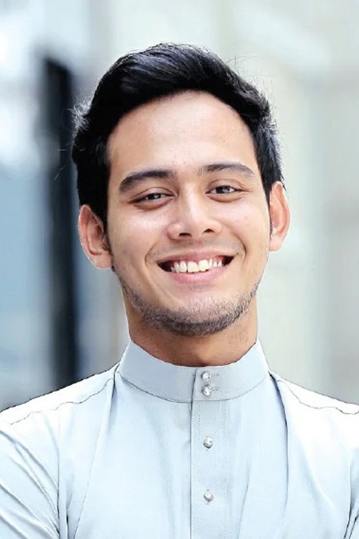 Hafidz Roshdi as Dr Azman in Camelia