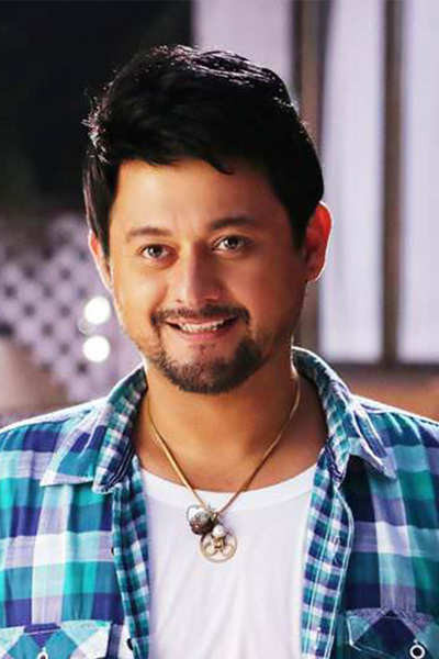 Swapnil Joshi as Kumar Mahajan in Samantar
