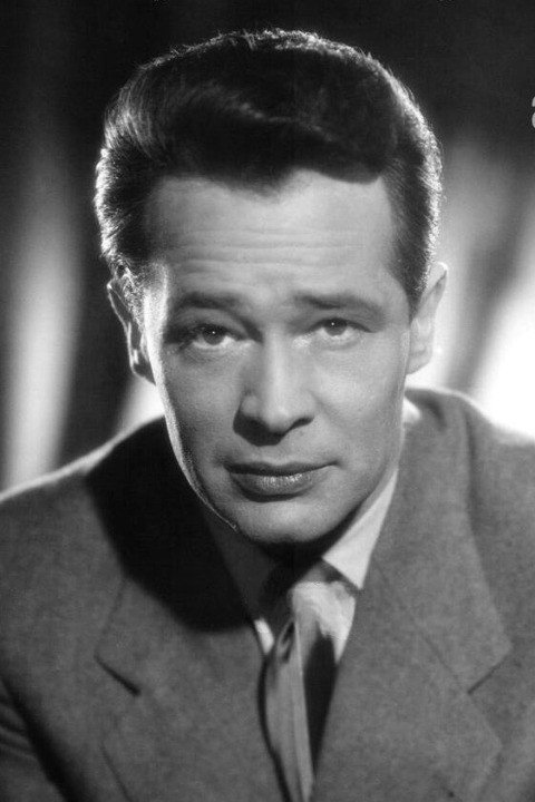 Peter Mosbacher as Zollkommissar Dietrich in Sündige Grenze