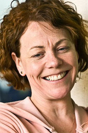 Nicola Reynolds as Roz Finch in Murder