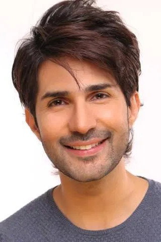 Adeel Chaudhry as Adnan in Sara Aapi