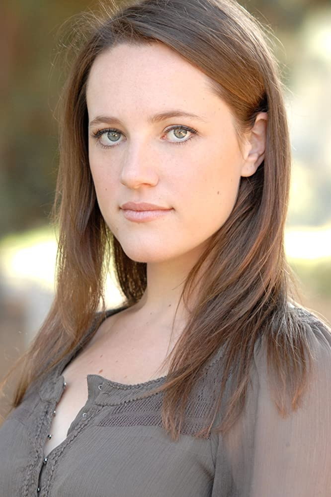 Jenny Curtis as Wren in Who We Are Now
