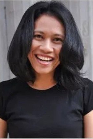 Nik Waheeda as Mama in Mentega Terbang