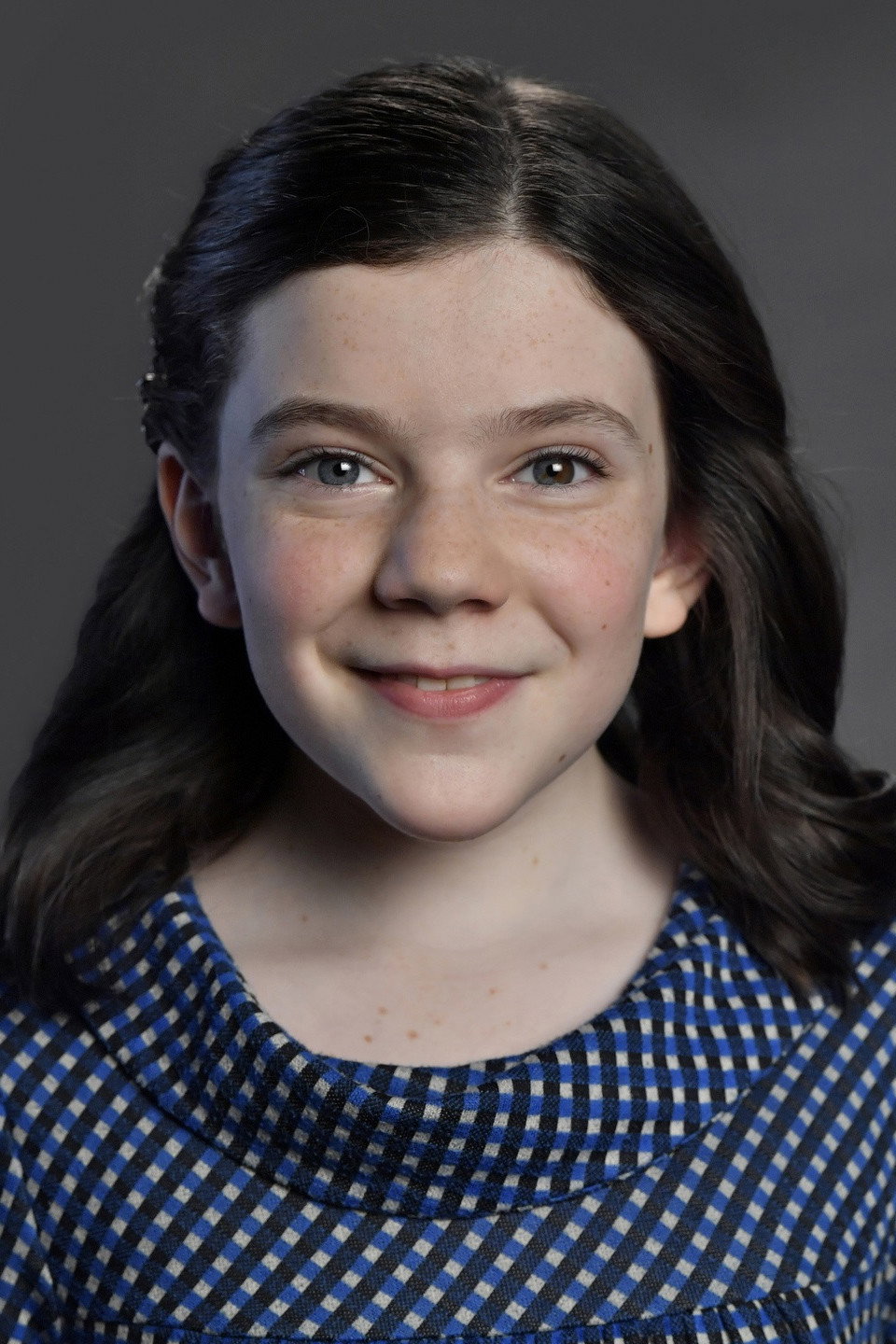 Hannah Levinson as Emily Martinson in The Twelve Trees of Christmas
