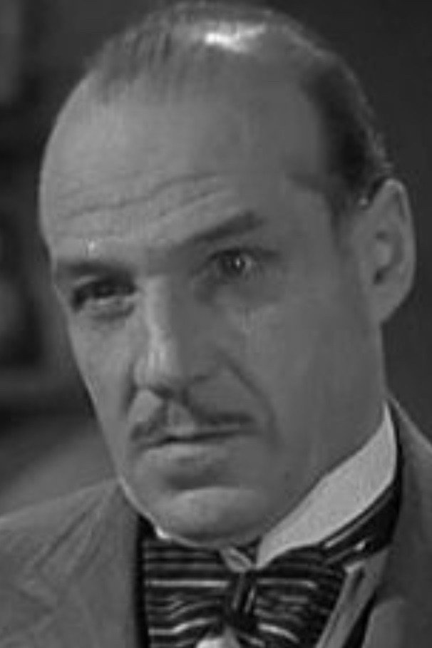 Rollo Lloyd as Henry Crumm in Hot Tip