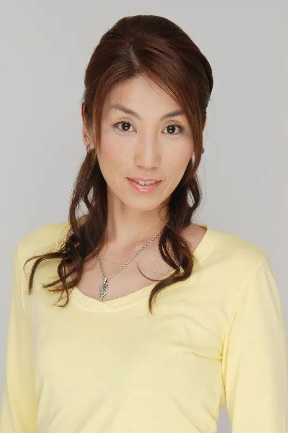 尾小平志津香 as Abe (voice) in Hunter × Hunter Pilot