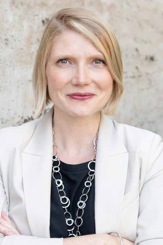 Cathryn Clüver Ashbrook as Self in Musk gegen Trump