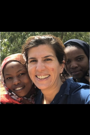 Juliette Touma as Directrice de la communication de l'UNRWA in Philippe Lazzarini, 30 jours pour sauver l’UNRWA