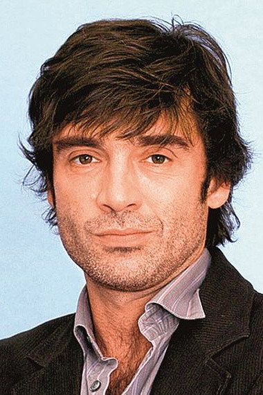 Pavel Řezníček as Josef 'José' Pivoda in Svatby v Benátkách