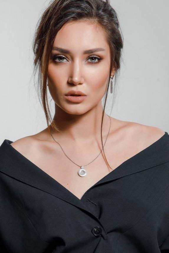 Yulduz Rajabova as Aljai in Rise of the Conqueror