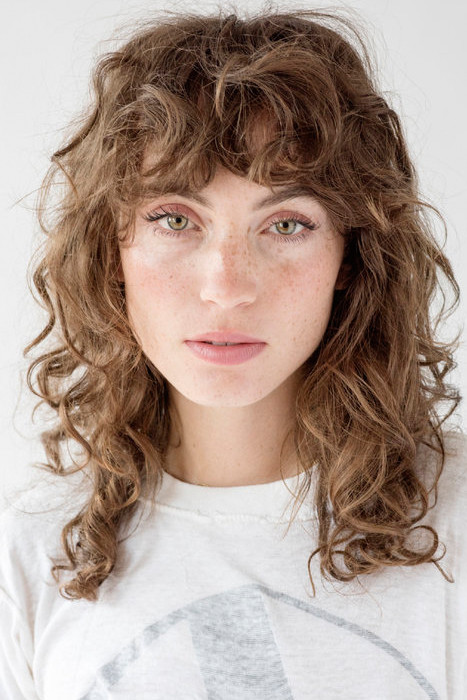 Katerina Tannenbaum as Brianna Douglas in AJ and the Queen