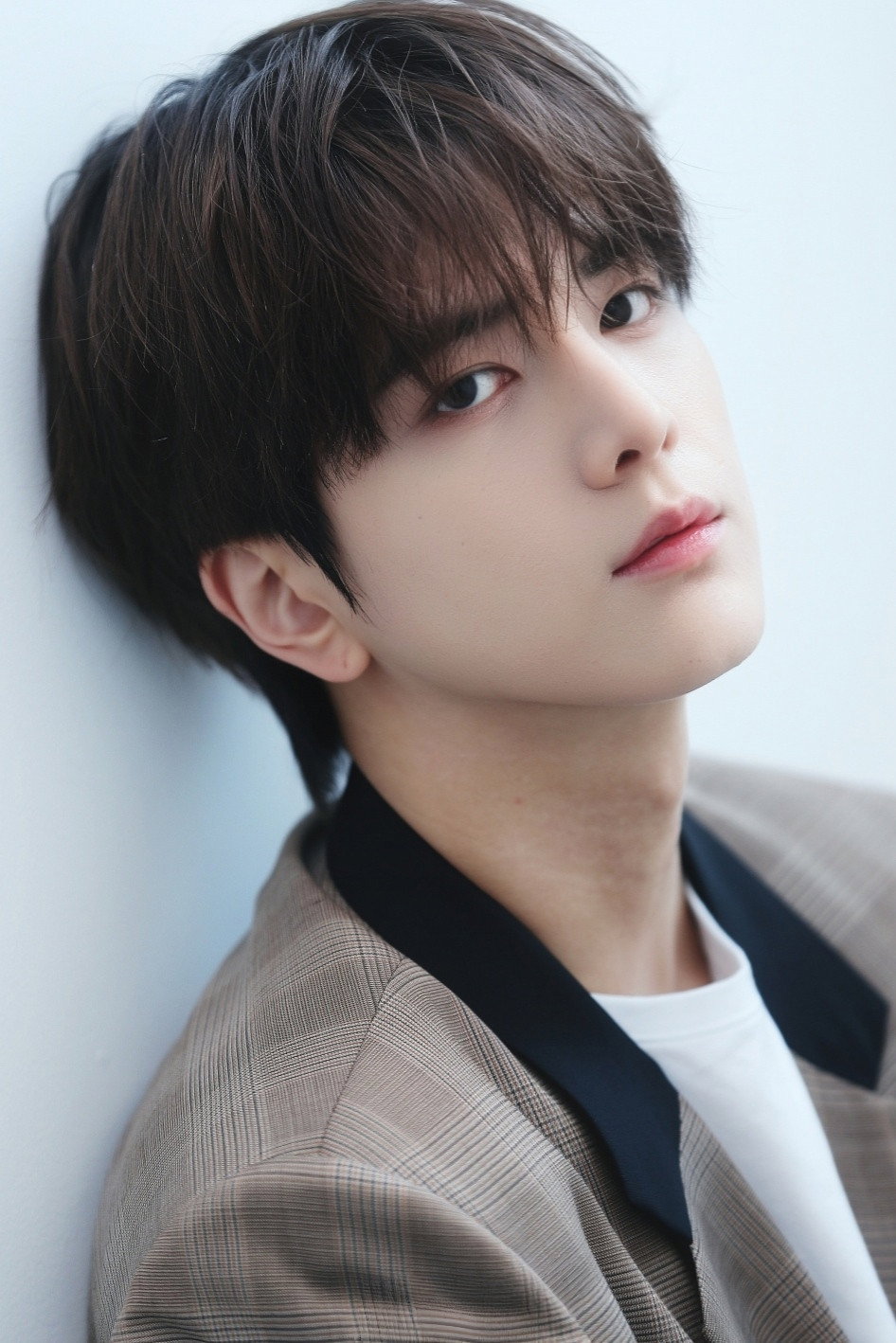 영훈 as Self - Contestant in Road to Kingdom