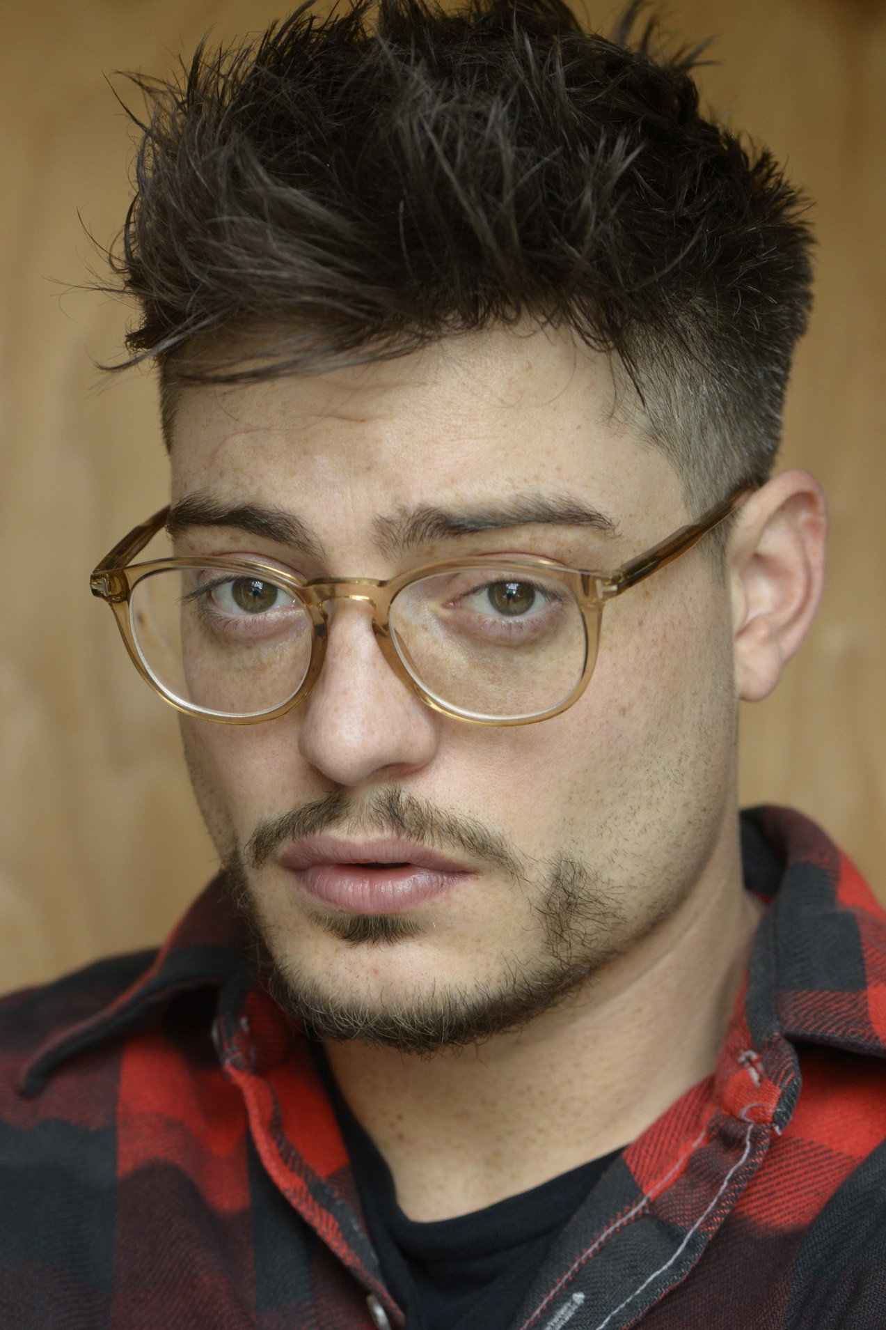 Andrew Lawrence as Donnie Graham in Tom