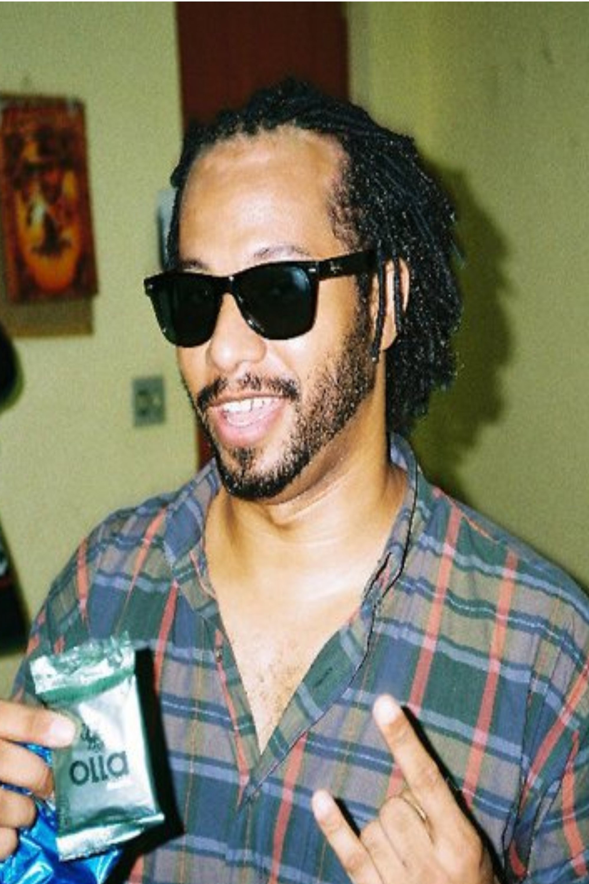 Fernando Coolbano as Apresentador in Cuecas de Plantão