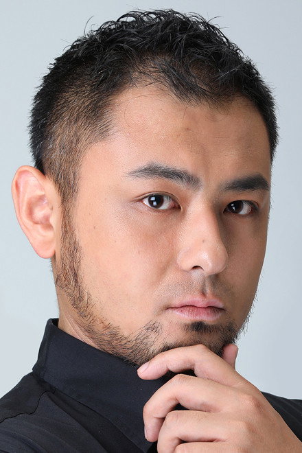佐々木啓夫 as Lee (voice) in Drifting Dragons