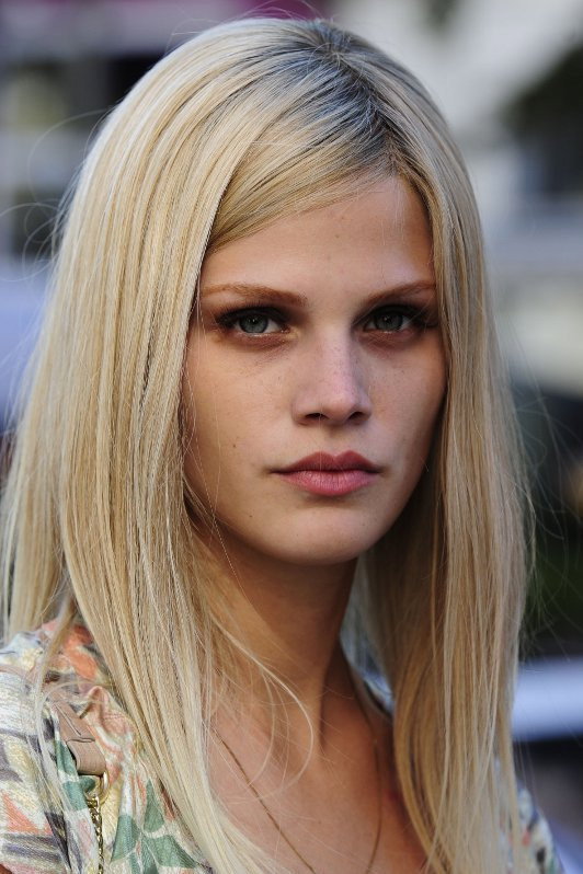 Karoline Teska as Paula in Mutanten