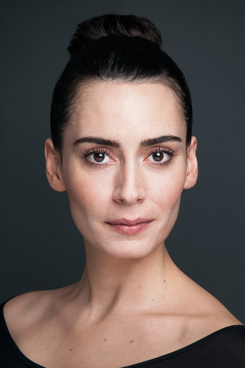 Melisa Sözen as Narin Bulut in I Wish I Were A Cloud