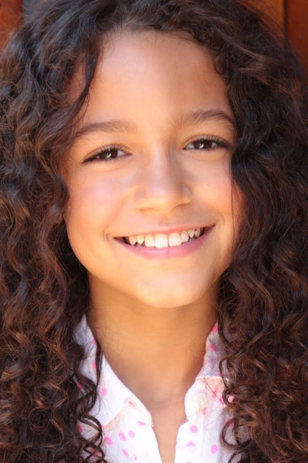 Luíza Nery as Otávia in Time Switch