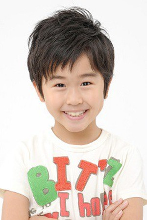 須田瑛斗 as Kazuma Ariga in The Life-Changing Magic of Tidying Up