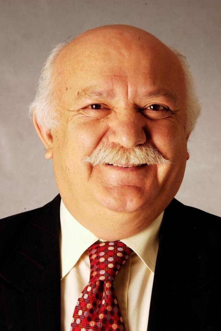 Oğuz Oktay as Osman Dede in Miraç