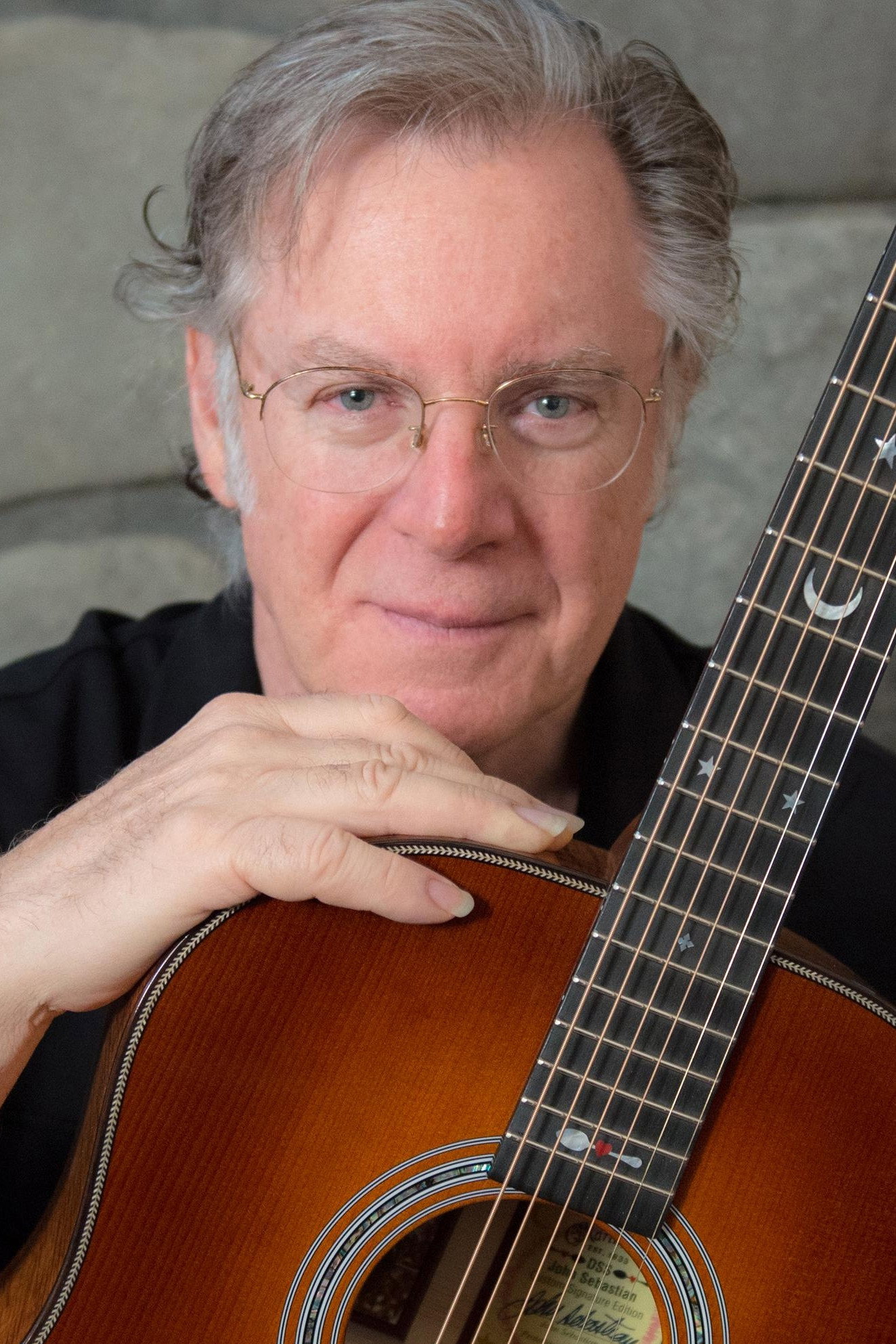 John Sebastian as Daniel Mouse (singing voice) / Rock Show Emcee (voice) in La Viuda Negra