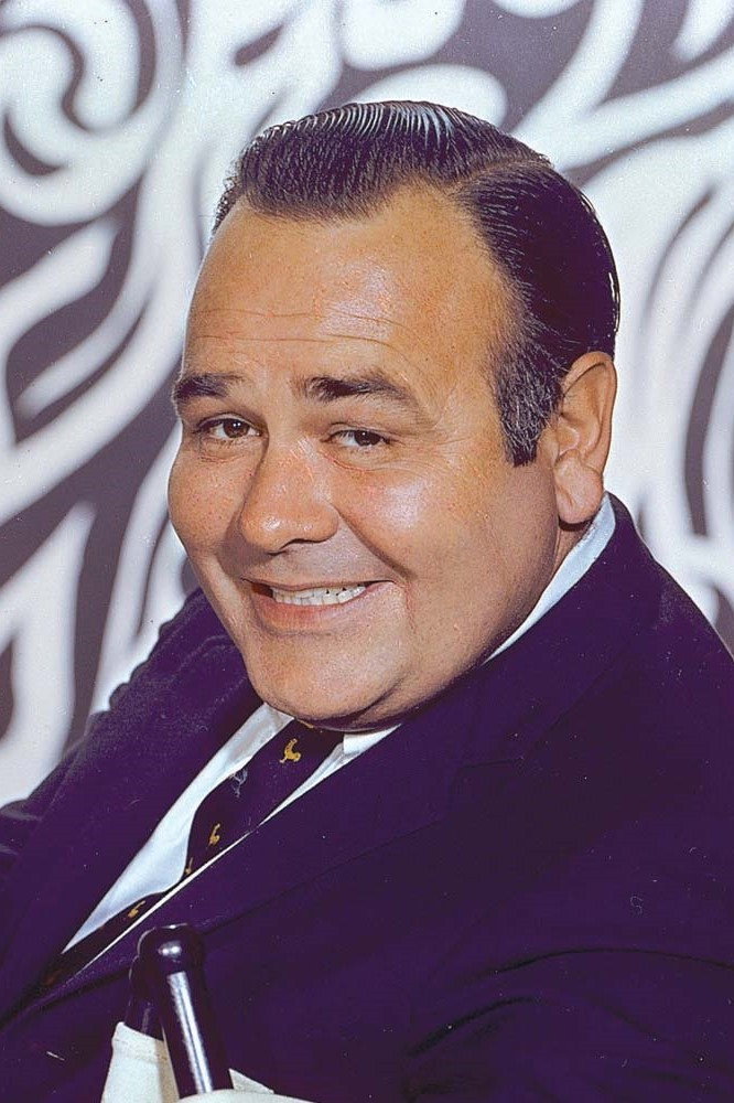 Jonathan Winters as The Giant (voice) in Linus the Lionhearted