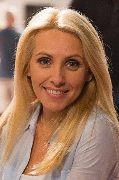 Sofia Alves as Luísa / Leonor in Olhos de Água