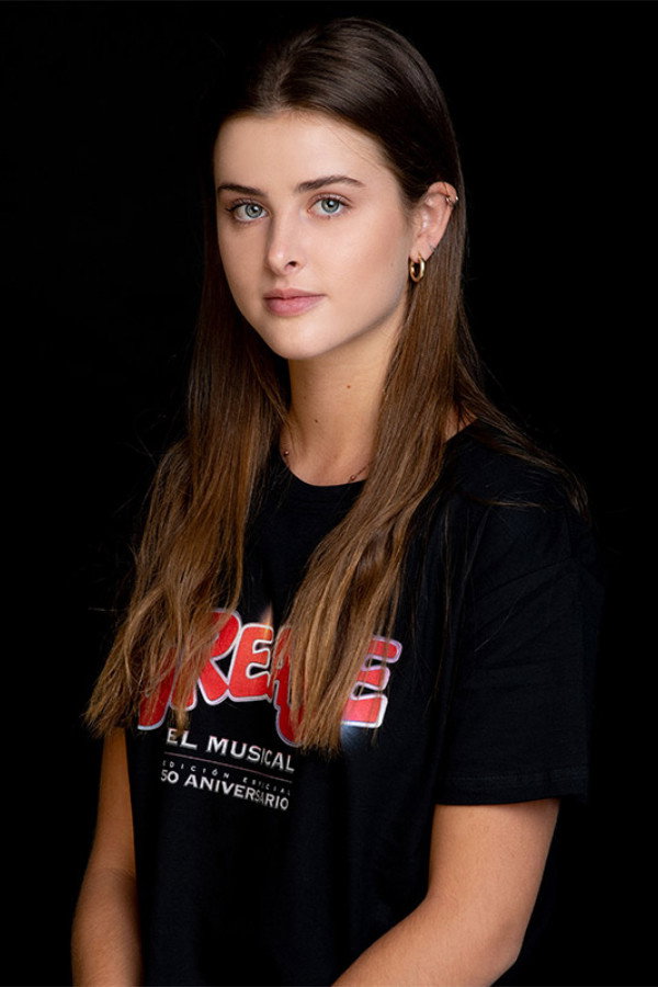 Mia Lardner as Martina in O Internato: Las Cumbres