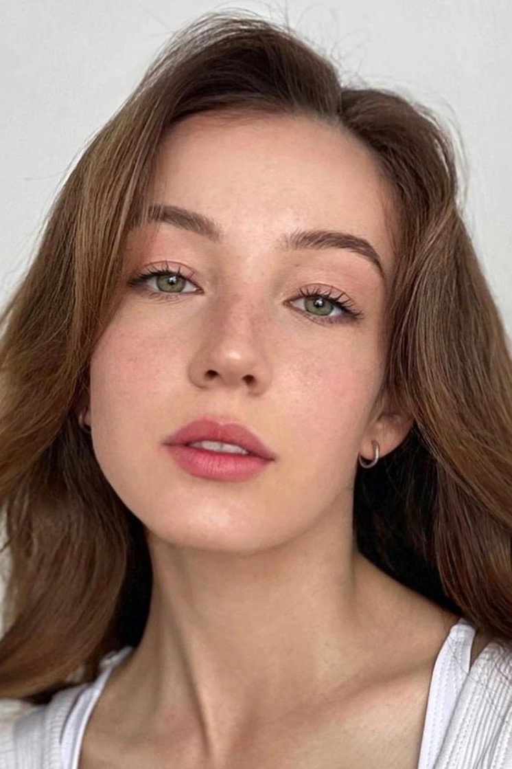 Мария Чукина as Masha in Son-in-Law