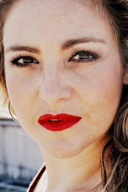 Ana Baird as Creuza in Chapa Quente