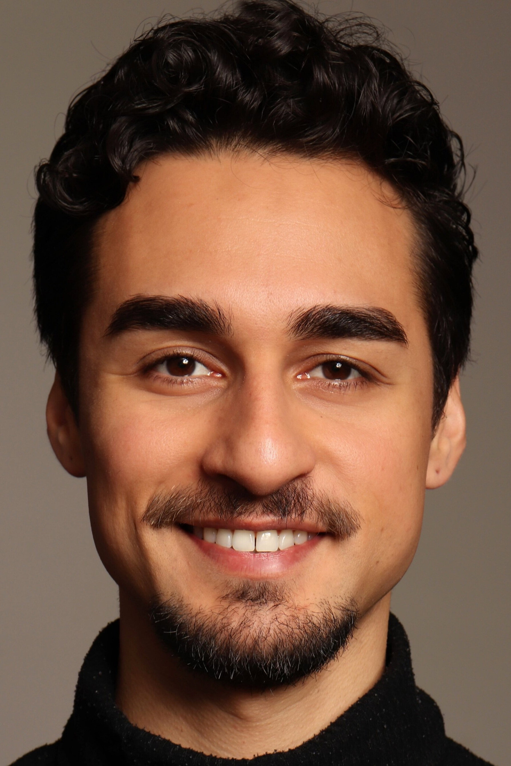 Vinícius Barros as Paulo in Corpo Seco