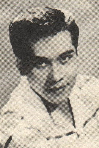 Eddie Rodriguez as Oscar in Mga Paru-Parong Buking