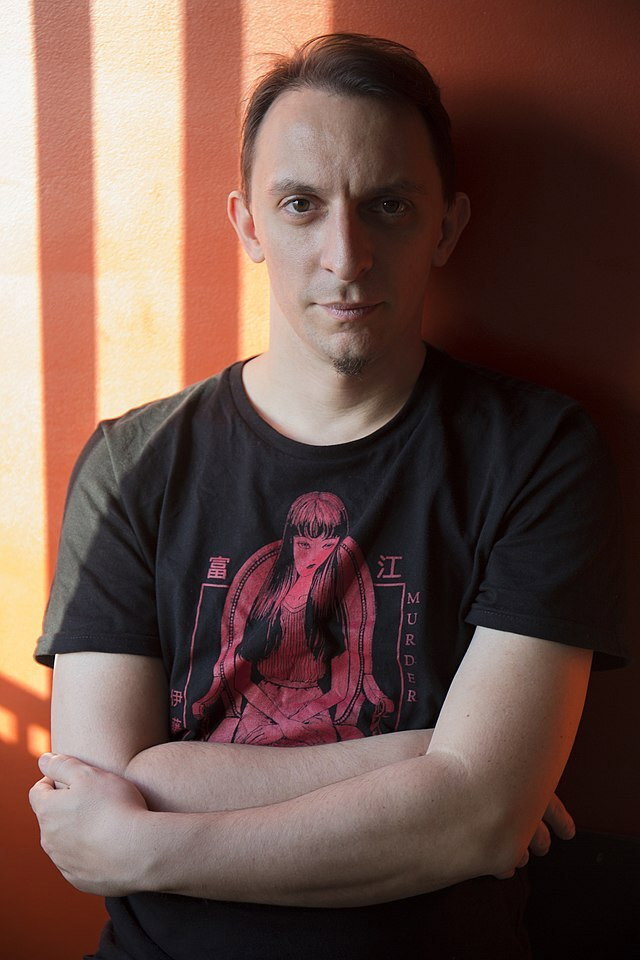 Andrés Borghi as Pasajero Subte 2 in White or Black