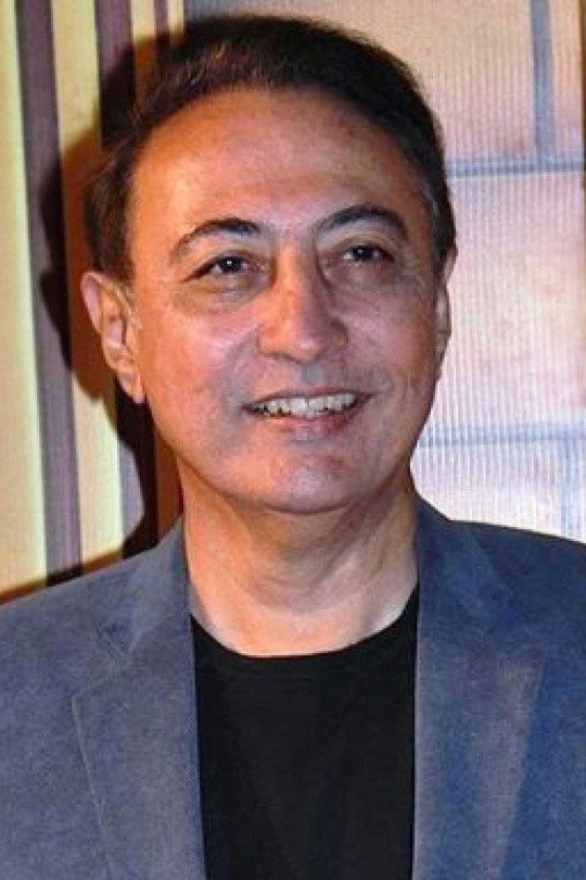 Anang Desai as Doctor in Tere Naam