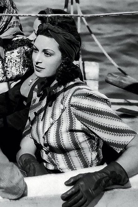 Raqya Ibrahim as Emtthal - امتثال in Malak alrahma