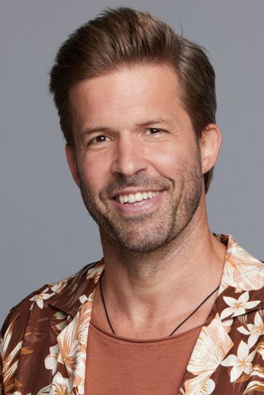 Sebestyén Balázs as Műsorvezető in Celeb vagyok, ments ki innen!
