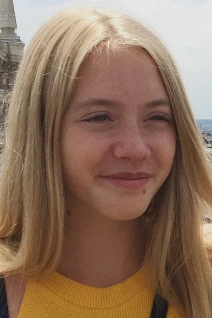 Inez Dahl Torhaug as Denise in UFO Sweden