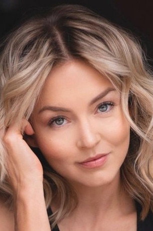 Angelique Boyer as Monserrat Mendoza in What Life Took From Me