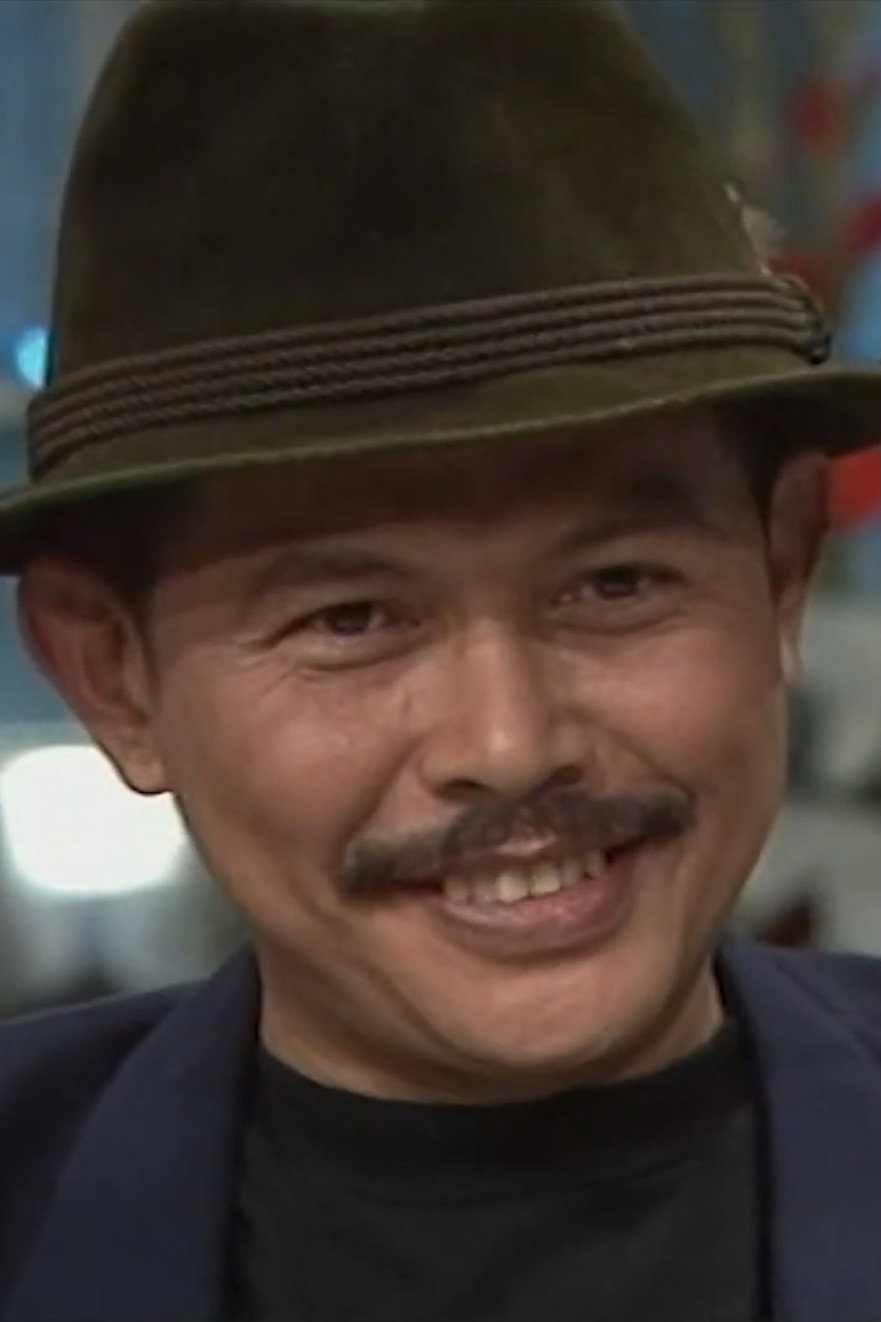 Supakorn Srisawat as Taxi Driver in The Story of X-Circle