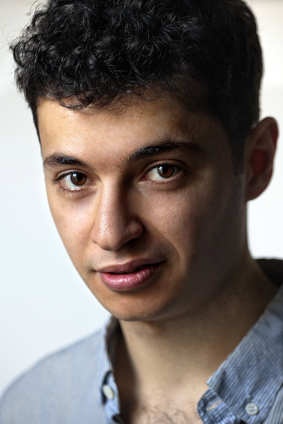 Eric Sirakian as Compére in Deadpan