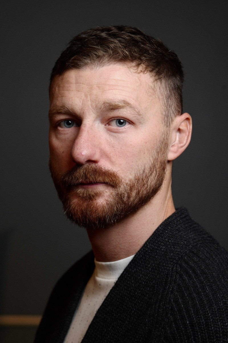 Евгений Козлов as Pensive meditator in Krisis